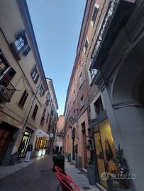 Immobile di 100 m² con 2 locali a Asti