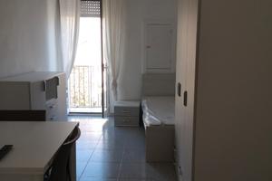 Monolocale arredato con bagno