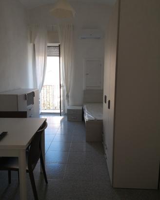 Monolocale arredato con bagno