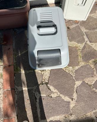 Lettiera chiusa porta basculante