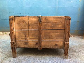 Cassa industriale in legno-pezzo unico d’epoca