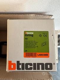 Placche BTicino Living  Nera 3 Moduli (L4803NR)
