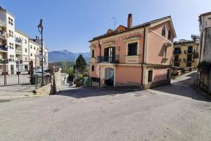 2 LOCALI A PELLEZZANO