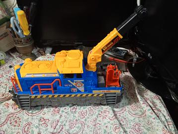 Treno giocattolo con luci e suoni