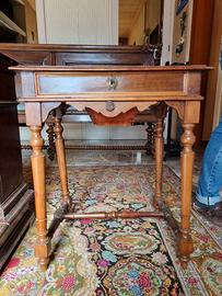 TAVOLINO DA CUCITO CON SGABELLO in noce