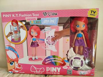 bambola piny gioco banbola vestiti colori nuova