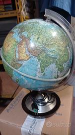 mappamondo con luce interna