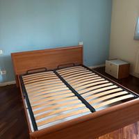 Struttura letto matrimoniale in legno con doghe
