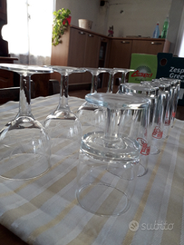 Calici più bicchieri vintage