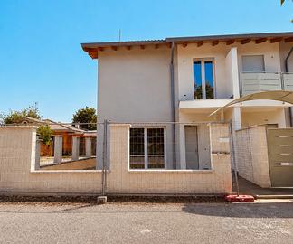 Villa Bifamiliare