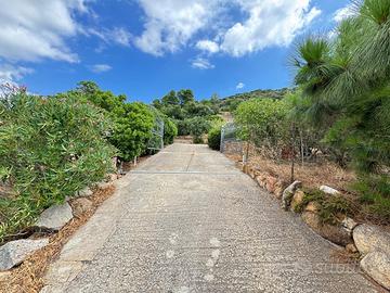 Villasimius località Is Traias su lotto di 5000 mq