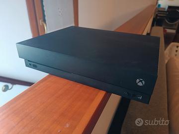 Xbox One X  1 Tb 
