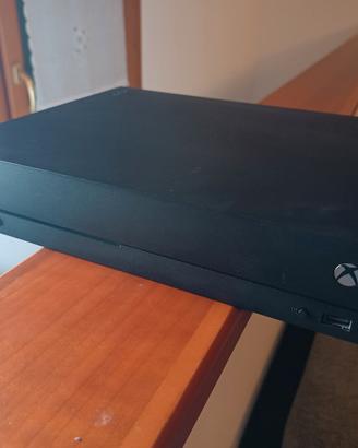 Xbox One X  1 Tb 