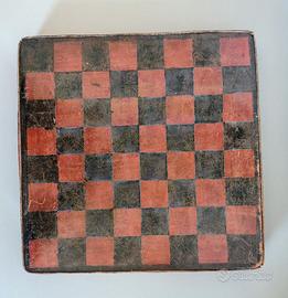 Scacchiera antica in cuoio