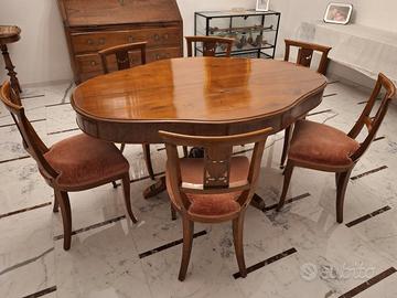 Tavolo e sei sedie d’antiquariato