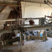 BASAMENTO C.E. CON  POMPA  2 GIRANTI E  IRRIGATORE