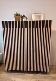 Madia nera con listelli