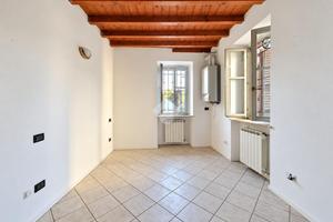 MONOLOCALE A CHIARI