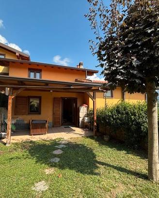 Appartamento arredato con giardino e posto auto