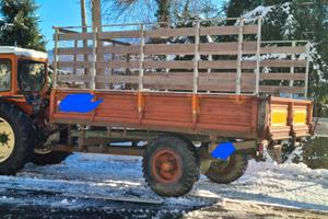 Rimorchi agricoli/ forestali ed atrezzatura varia