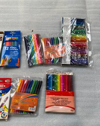 pennarelli e articoli  x la scuola da bambini