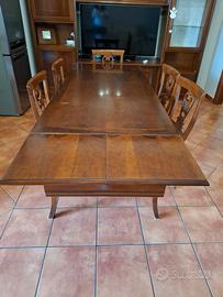 Sala da pranzo completa