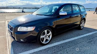Volvo v50  1.6 diesel  anno 2012  motore  nuovo