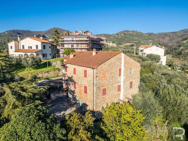 Casale storico con una splendida vista