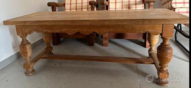Tavolo basso in legno massiccio