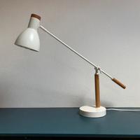 Lampada da tavolo di MADE