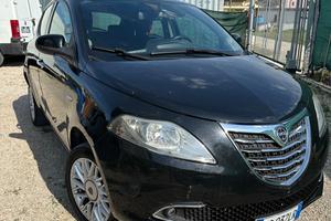 Lancia Ypsilon 1.2 69 CV 5 porte GPL Ecochic Plati