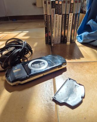 psp con batteria nuova e 10 giochi