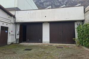 Immobile di 307 m² con 1 locale a Pescate