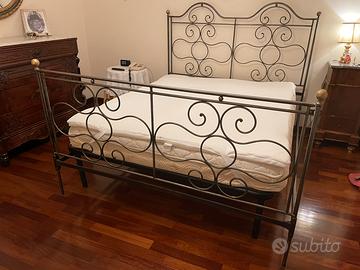 Letto Matrimoniale Antico ferro battuto inizio 900