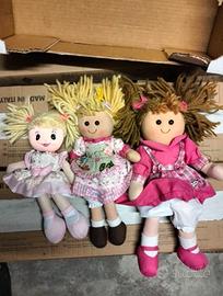 Peluche bambole pezza Camilla Ravello letto bimbi