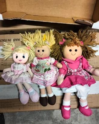 Peluche bambole pezza Camilla Ravello letto bimbi