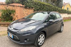 Ford Fiesta 1.2 GPL appena rinnovato -Neopatentati