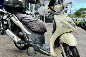 Suzuki SIXteen 125