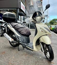 Suzuki SIXteen 125