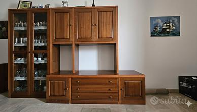 Parete attrezzata in legno