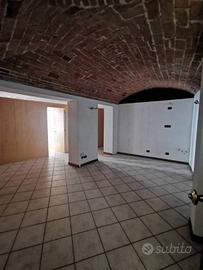 ASTI PIAZZA STATUTO € 430 COMPRESO SPESE