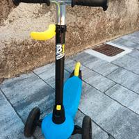MONOPATTINO TRE RUOTE