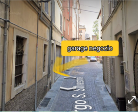 Garage negozio borgo san Silvestro 75 mq