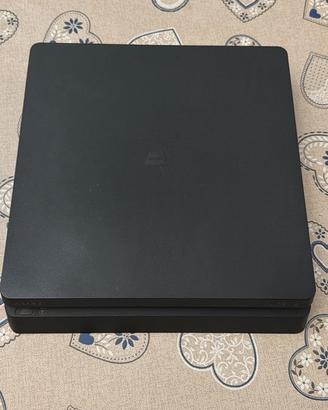 PlayStation 4 Slim + controllor+ base di ricarica