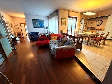 Spazio,aria e natura: casa con terrazzo e giardino