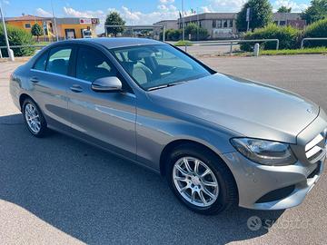 Mercedea Benz C-200