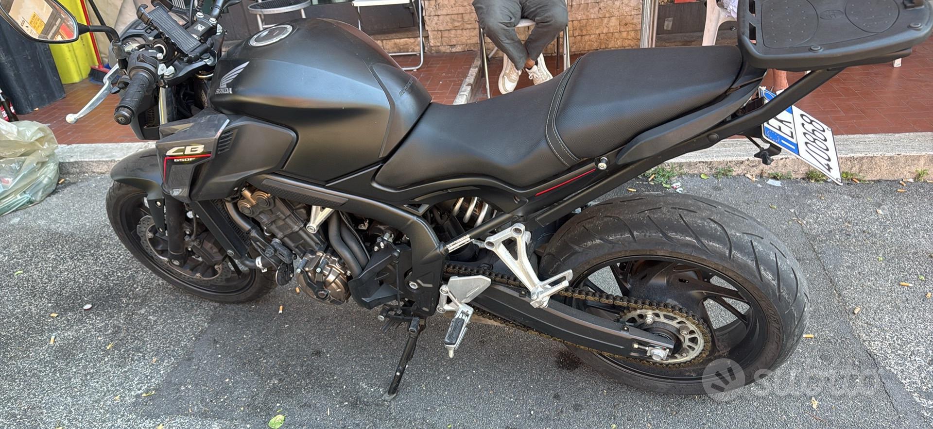 moto Honda CB 650F in perfect condizione