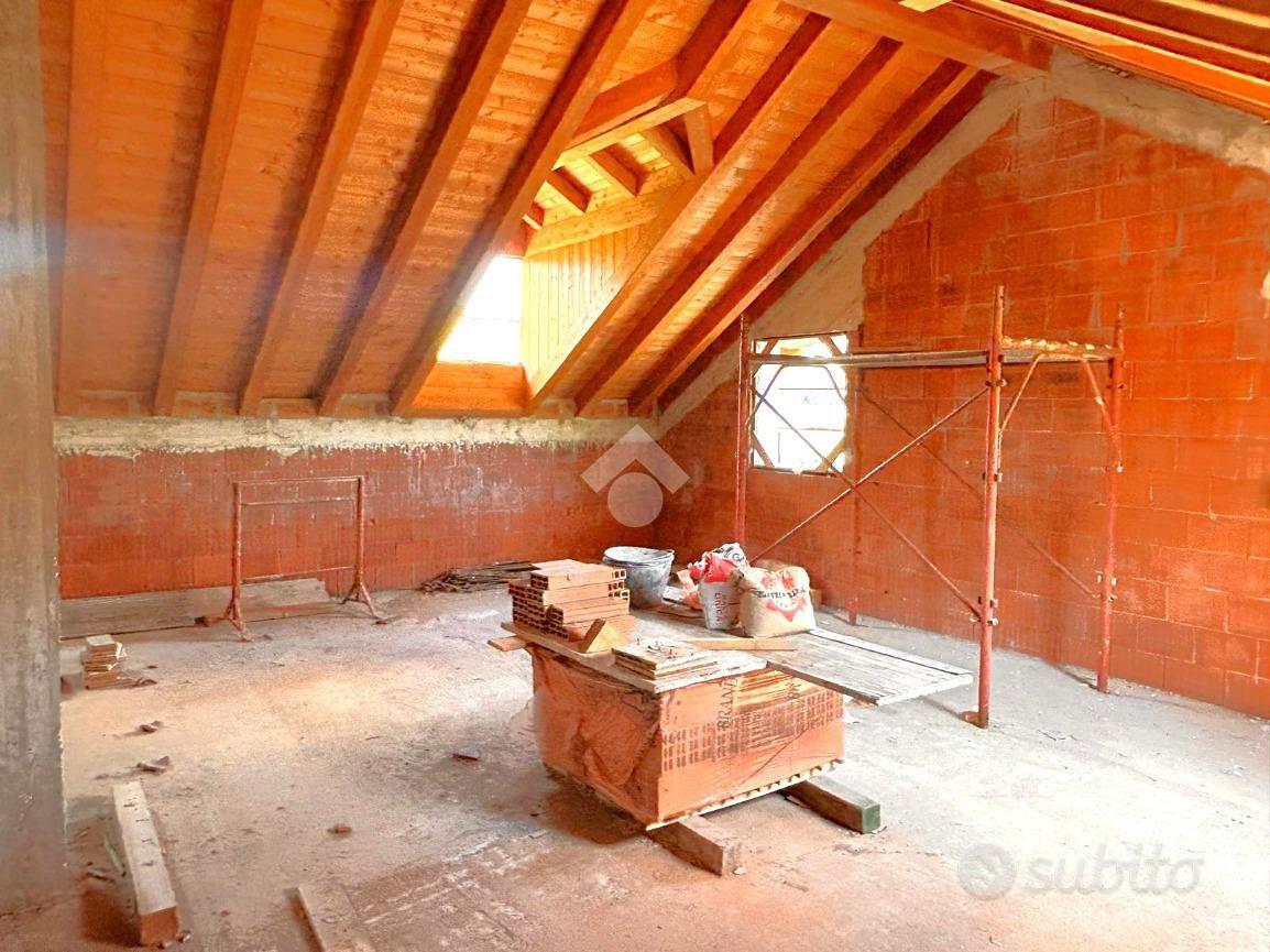 House in San Cipriano, Favareto - Vista 2