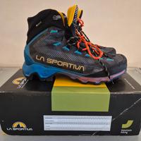 scarpone trekking La sportiva Mountain hiking