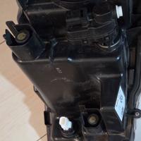 Faro anteriore sinistro per toyota yaris cross tre